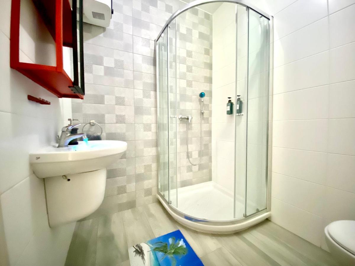 Central- Private En-Suite With Balcony In Shared Residence Pietà Esterno foto